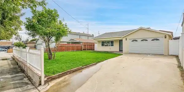 15017 Kingsdale Avenue