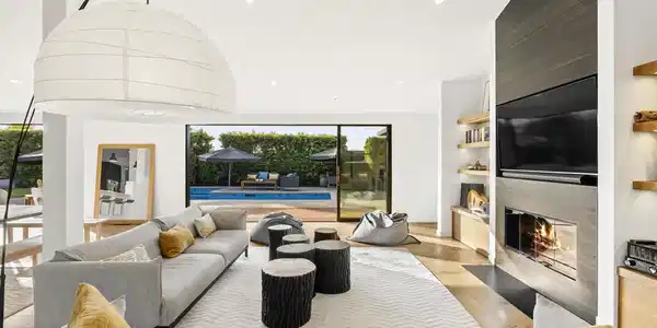 6510 Avenida Manana