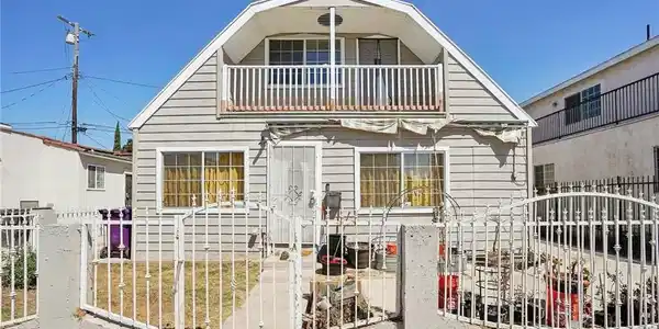 1211 E Leigh Court
