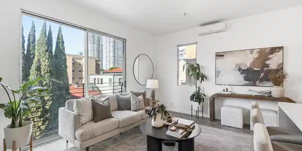 908 G St
