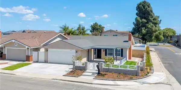 3520 Jasmin Circle