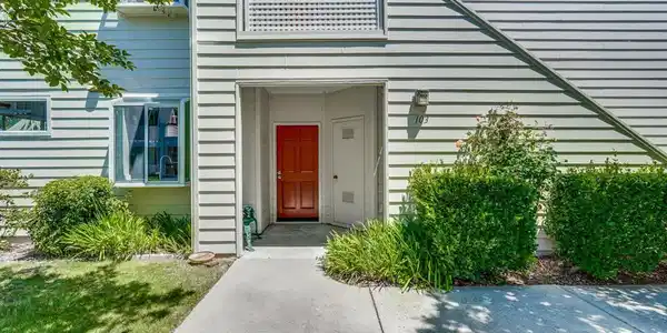 103 Chelsea Way