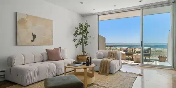 6 Voyage Street