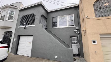 89 Farallones Street