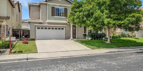 2068 Catalpa Way
