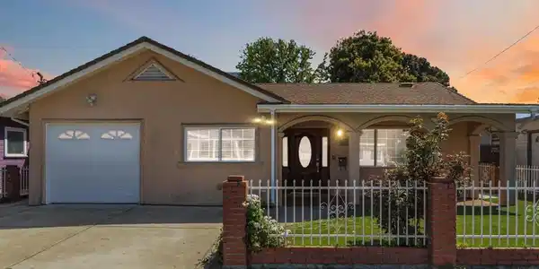 266 Jerilynn Ln