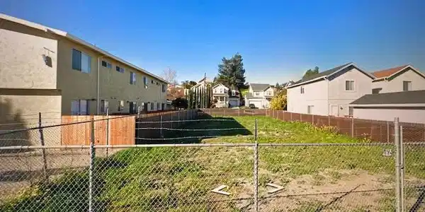 343 Rodeo Avenue