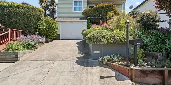 1724 Bayo Vista Ave