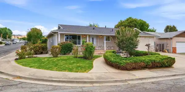 1401 Monterey Dr