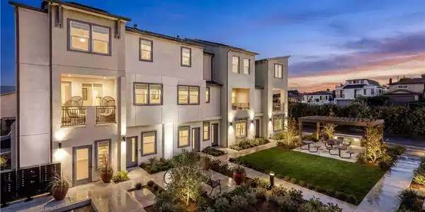 12720 Azure Way