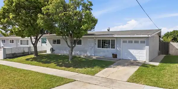 161 E Palomar Street