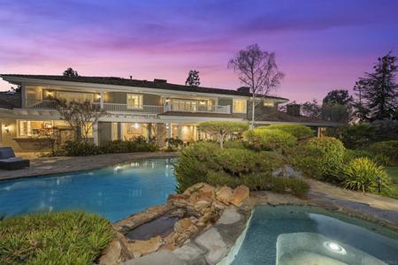 17461 Avenida De Acacias