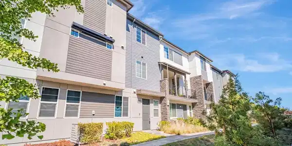 675 Delve Ct