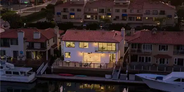 16572 Grimaud