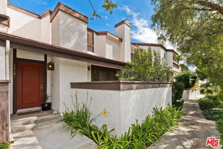 17171 Palisades Circle