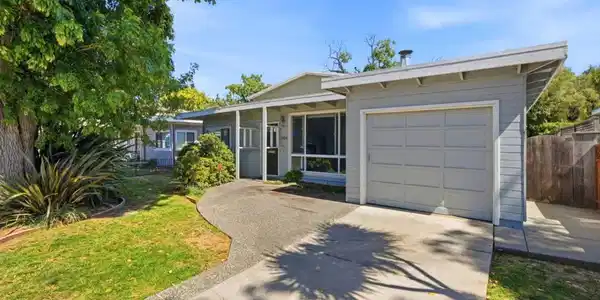 1424 Hemlock Avenue