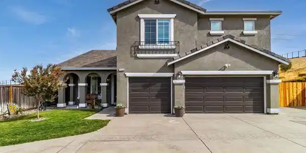 1185 Brooktrail