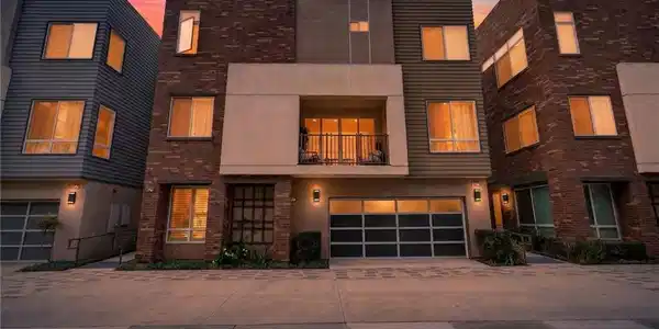 821 Brickyard