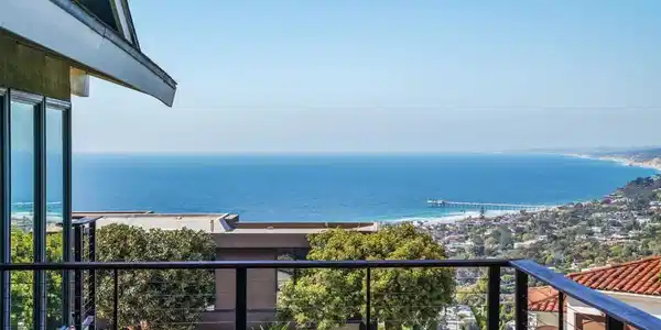 2541 Via Viesta
