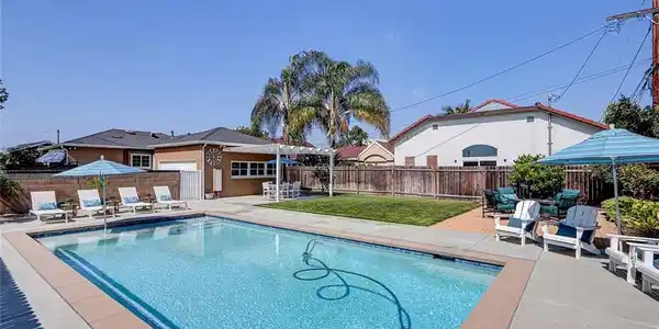 5456 W 118th Place