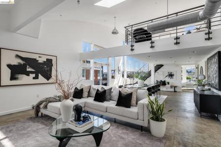 73 Sumner St