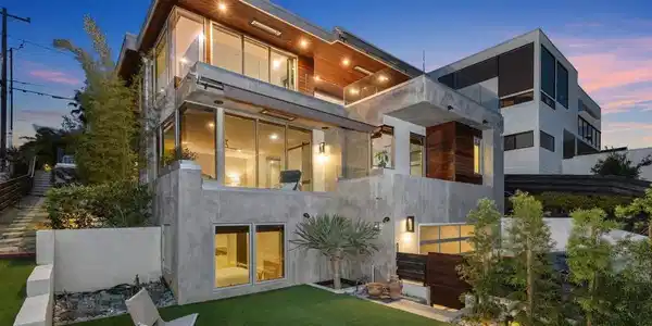 367 LIVERPOOL DR