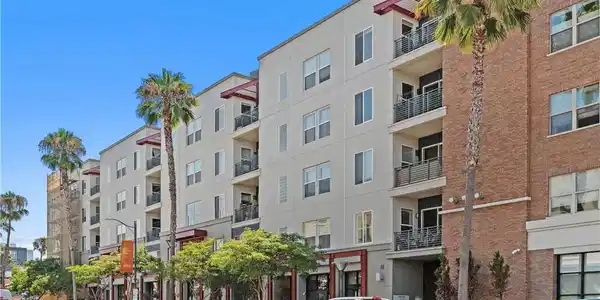 300 E 4th Street
