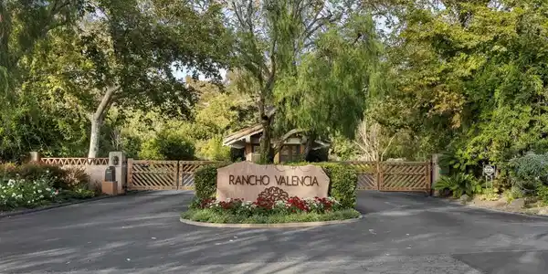 6015 Paseo Valencia