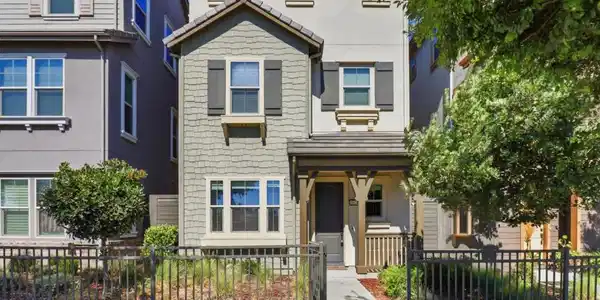 1626 California Circle