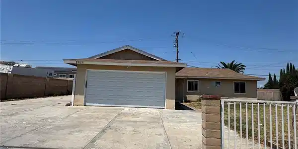 8961 Emerald Avenue
