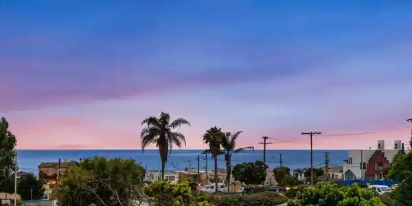 2744 Carlsbad Blvd.