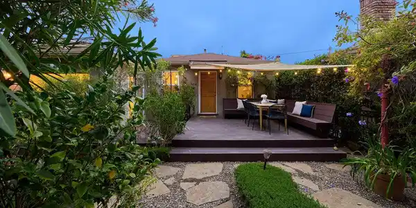 3628 Rosewood Avenue