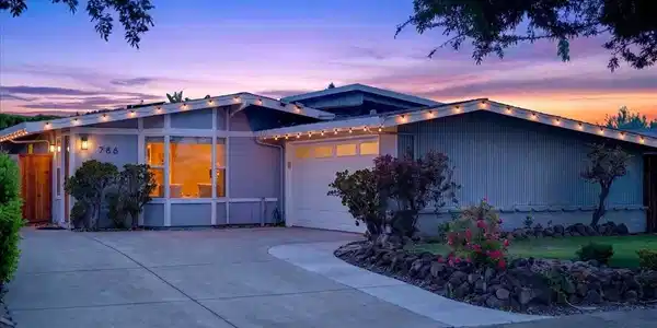 786 Lakewood Drive