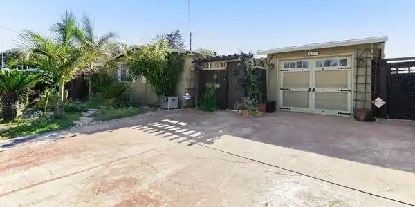 4666 Shoshoni Avenue
