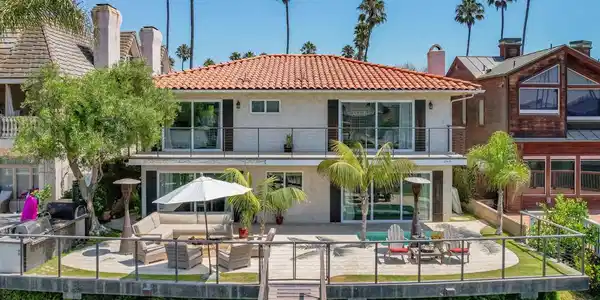 2965 Surfrider Avenue