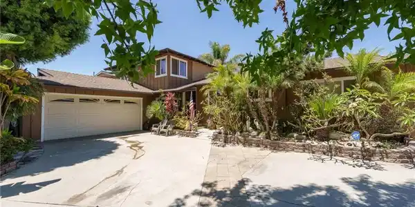1217 Woodbury Drive