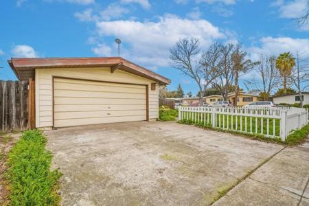 1110 Breezewood Court