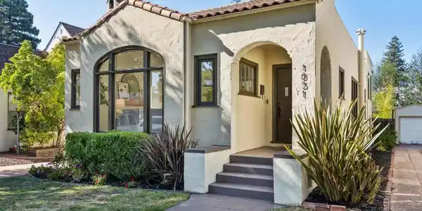 1831 Harvard Dr