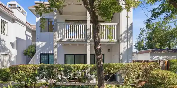 1322 Woodside Road