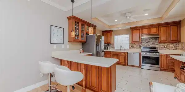1329 Shadowbrook