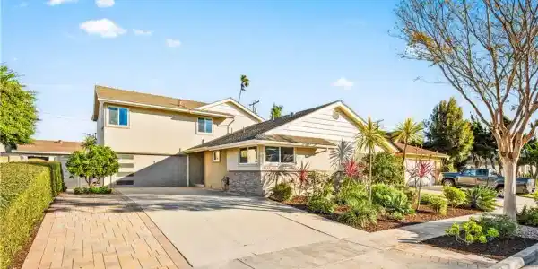 16772 Glenhaven