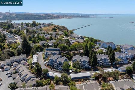 219 219 Sea Crest Cir