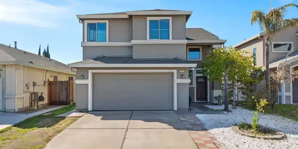 4453 Fall Ln