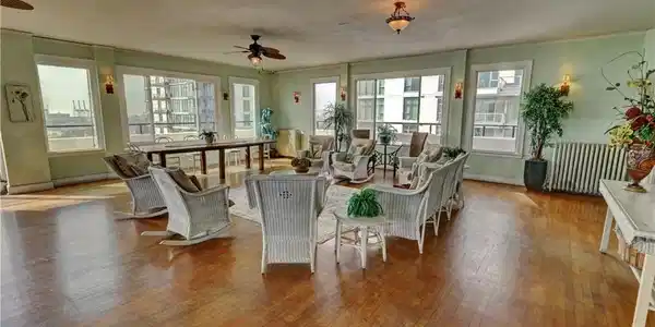 360 W Ocean Boulevard