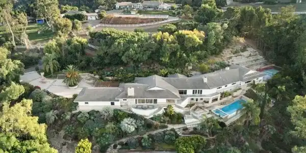 2 Pine Tree Lane