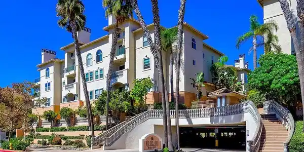 640 Camino De La Reina