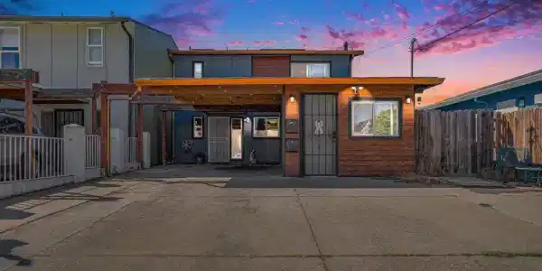 263 S 47th