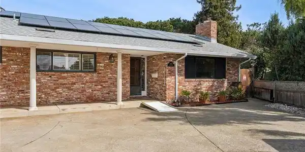 1864 Lakeview Court