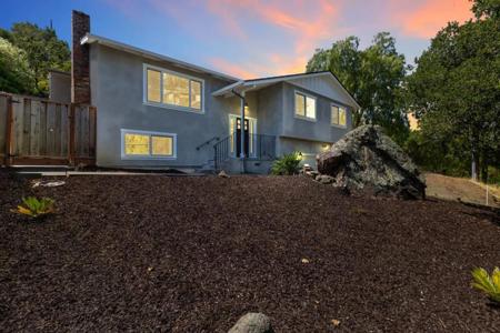 3729 Laurel Way