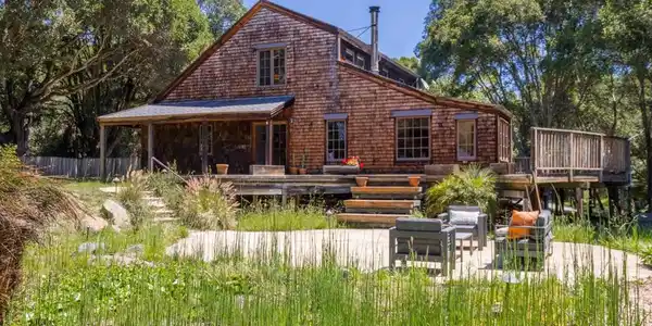 925 Old Farm Lane
